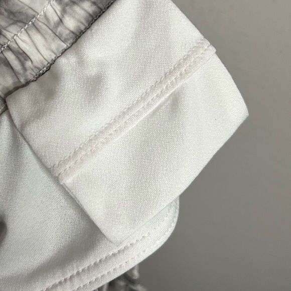 Athleta Printed Mesh Racer Run Short 4” in White Botanics - Picture 9 of 13